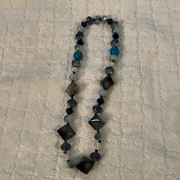 Sparkle stone necklace - Picture 4 of 5